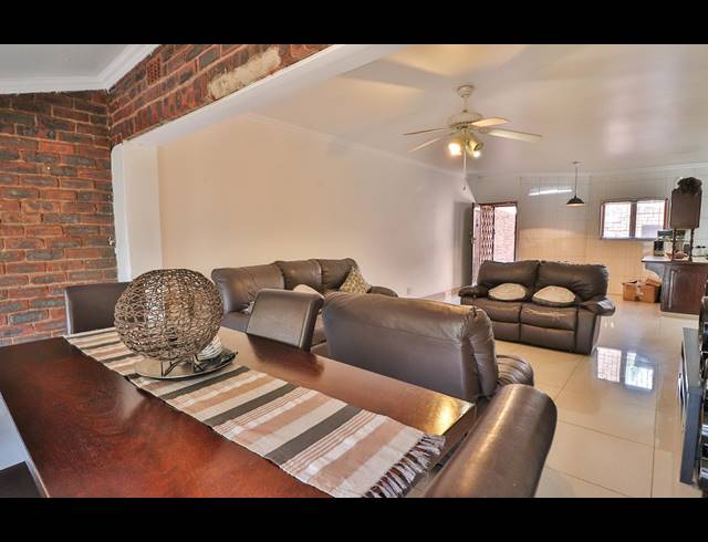 2 BEDROOM SIMPLEX SOLD IN BEREA WEST